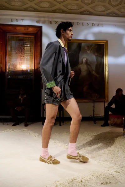 Look 62